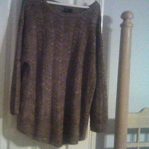 Happening brown sweater with gold